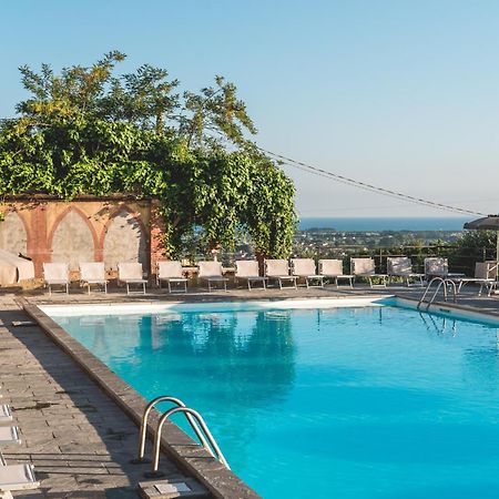 Ippotur Medieval Resort Castelnuovo Magra Luaran gambar