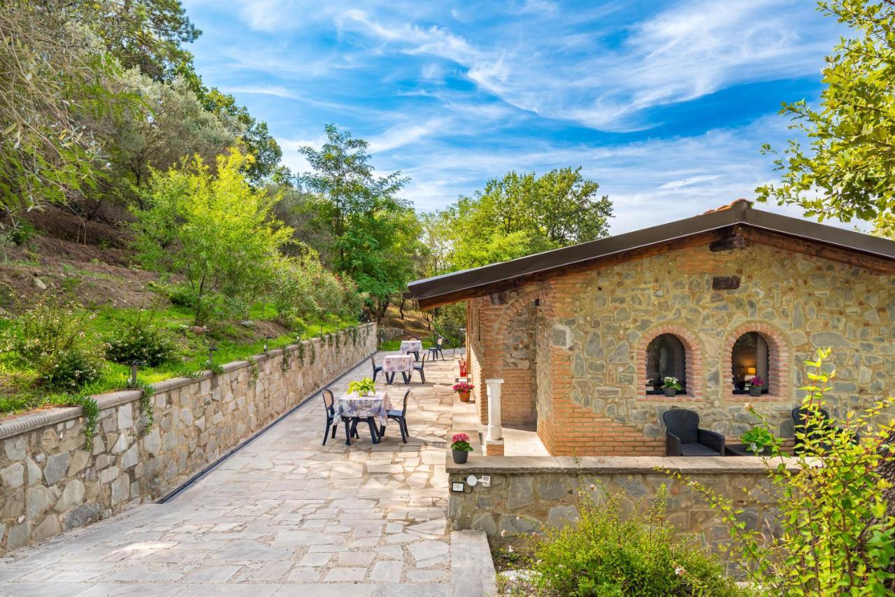 Ippotur Medieval Resort Castelnuovo Magra Luaran gambar