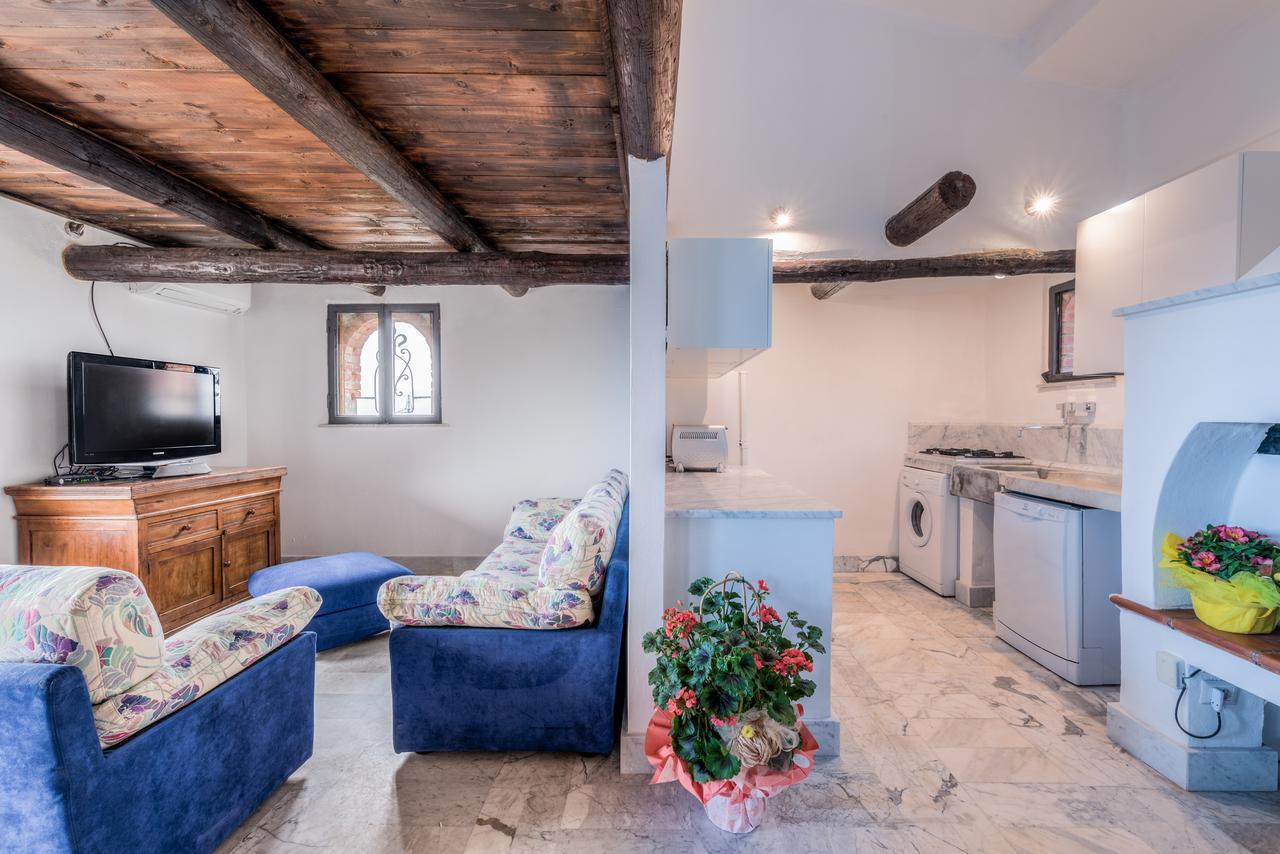 Ippotur Medieval Resort Castelnuovo Magra Luaran gambar