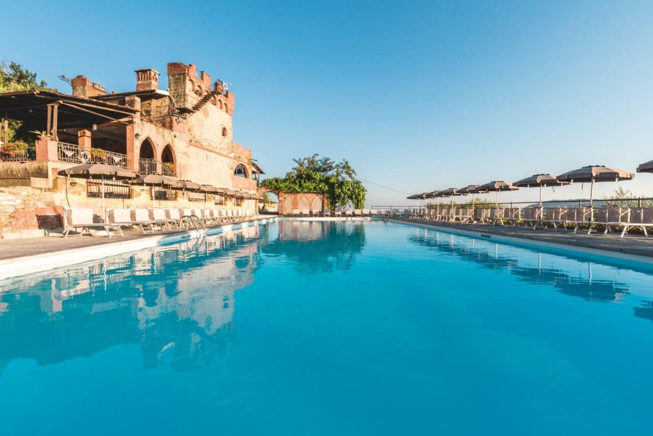 Ippotur Medieval Resort Castelnuovo Magra Luaran gambar