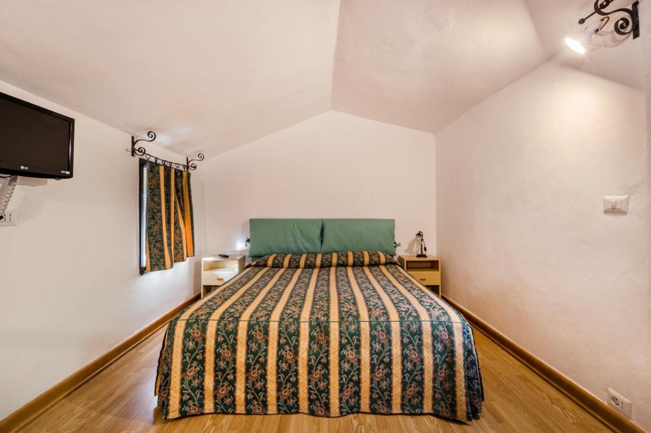 Ippotur Medieval Resort Castelnuovo Magra Luaran gambar